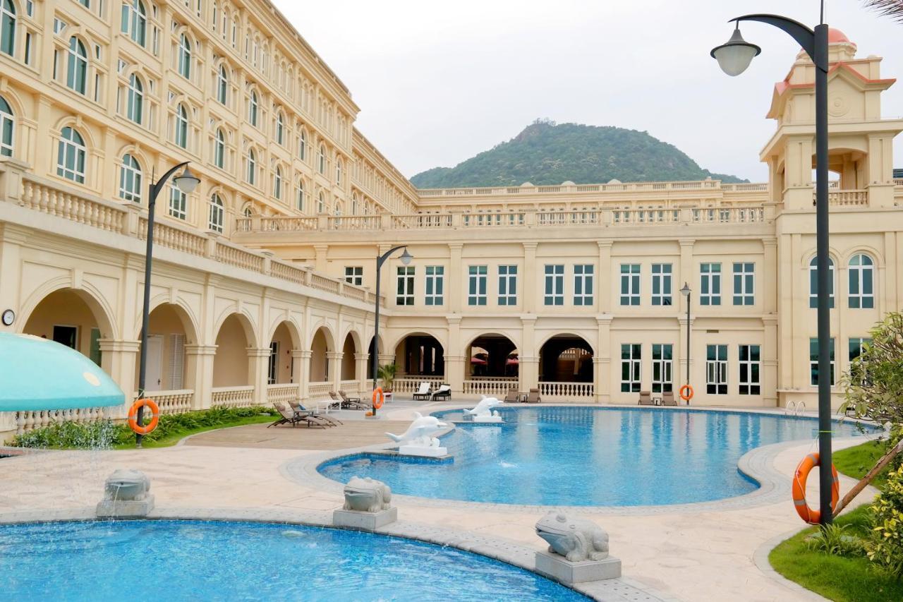 National Arts Resort Hotel Foshan Exterior photo